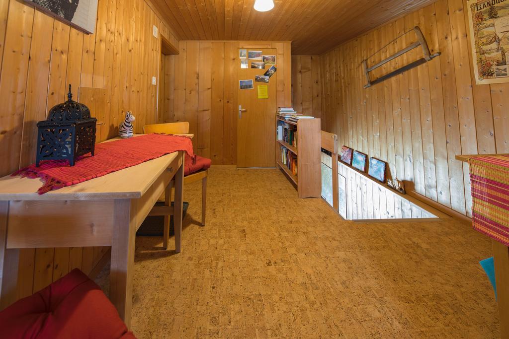 Gaestehaus Alpina In Fanas Buitenkant foto