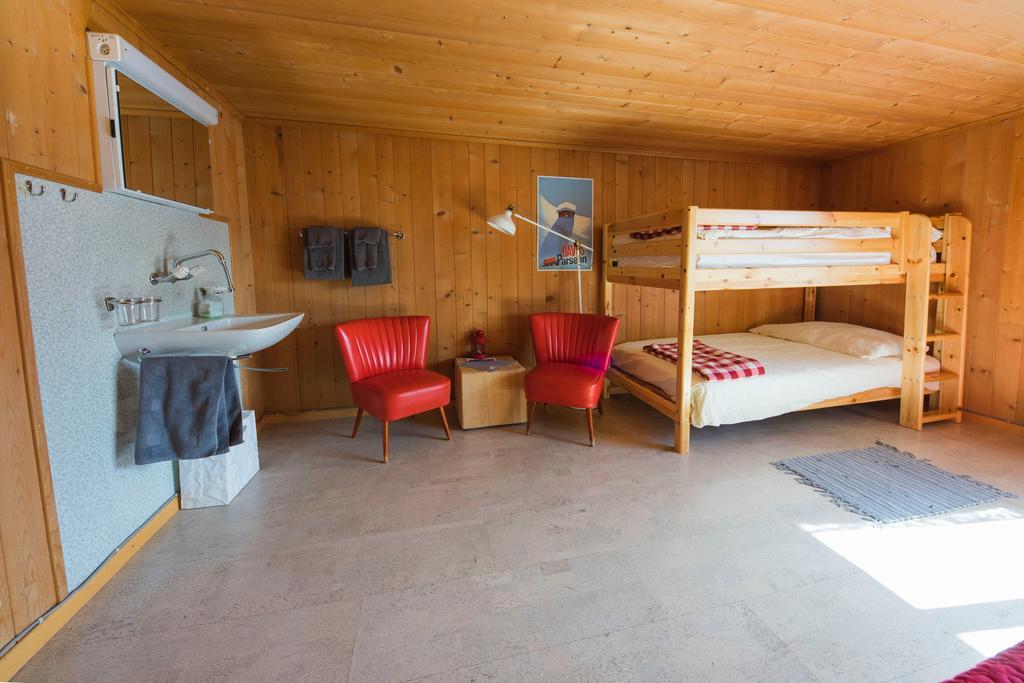 Gaestehaus Alpina In Fanas Buitenkant foto